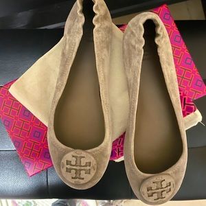 Authentic NWT Tory Burch Minnie Flat